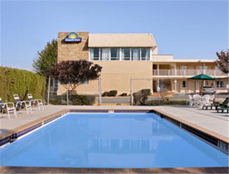 Отель Days Inn Arlington