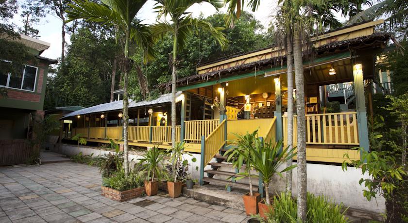 Отель Khaolak Youth Club