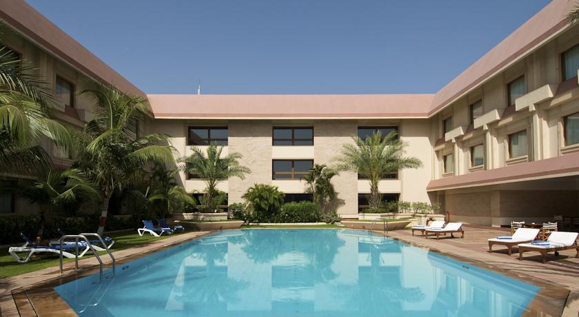 Отель The Gateway Hotel Ummed