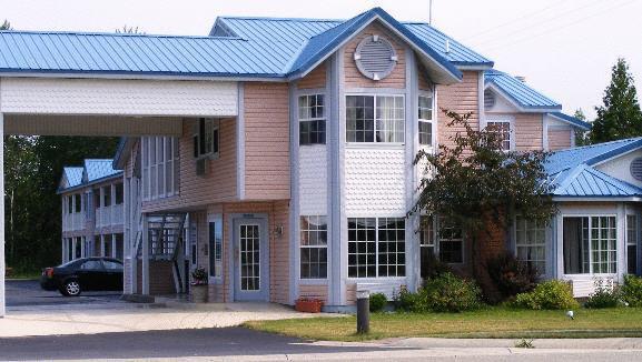 Отель Great Lakes Inn Mackinaw City