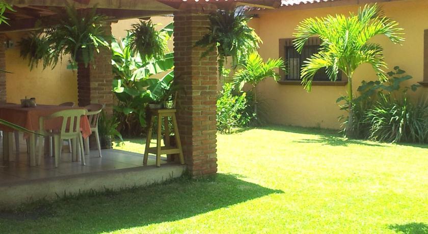 Отель Uke Inn Hotel & Suites Teran
