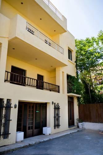 Sunshine Studios & Apartments (Adults Only)