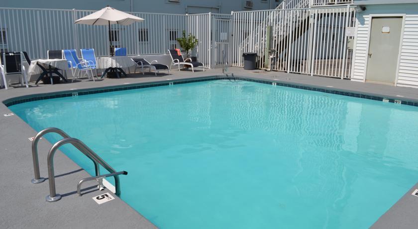 Отель Madison Beach Motel