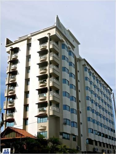 Отель Eagle Bay Hotel