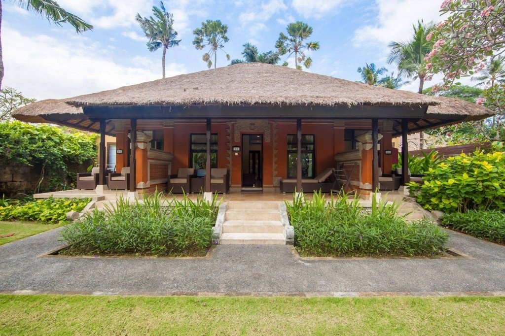 Отель Legian Beach Hotel