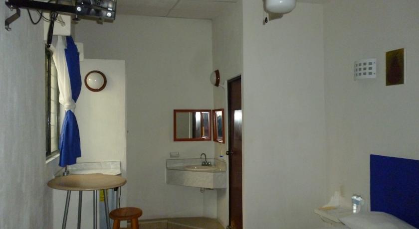Отель Uke Inn Hotel & Suites Xamaipak