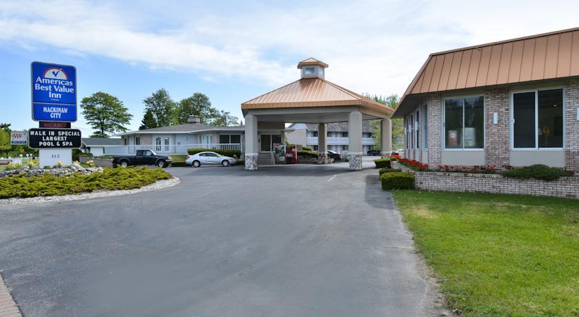 Отель Americas Best Value Inn Mackinaw City