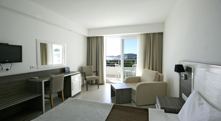 Отель Club Shark Hotel