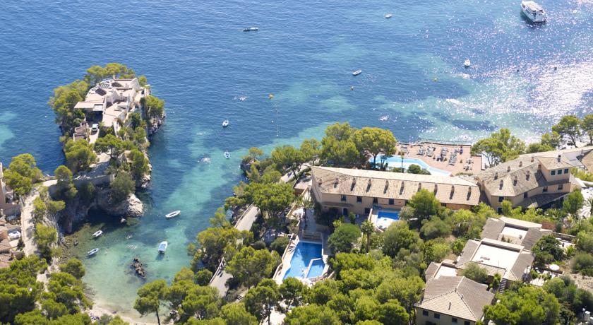 Отель Hotel Petit Cala Fornells
