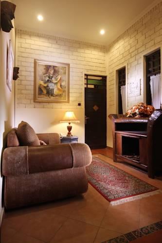 Joglo Plawang Boutique Villa