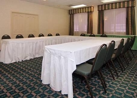 Отель Luxury Inn & Suites