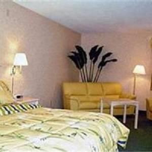 Отель Court Plaza Inn & Suites of Mackinaw
