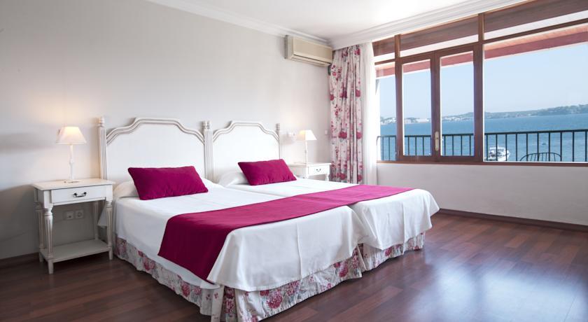 Отель Hotel Cala Fornells