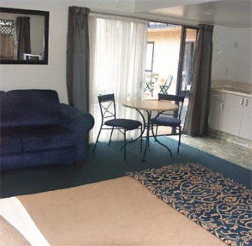 Отель Annabelle Court Motel