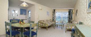 Отель Aparthotel Garbí Cala Millor