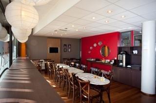 Отель Teneo Suites Talence