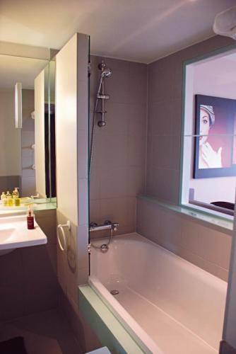Апартаменты OnlySuites Paris CDG (ex. Suites By Mdb)