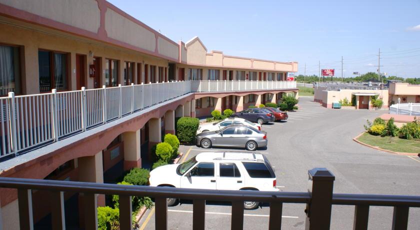 Отель Econo Lodge