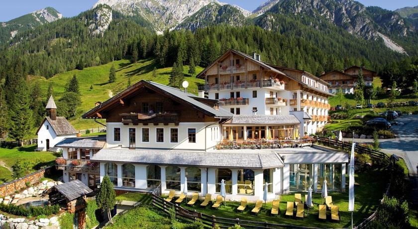 Отель Almwellnesshotel Tuffbad
