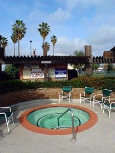 Отель Clarion Inn & Suites Stockton