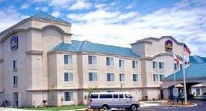 Отель Best Western Airport Inn & Suites