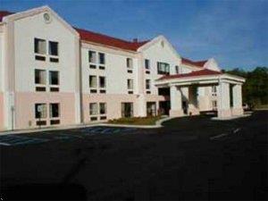 Отель Comfort Inn & Suites