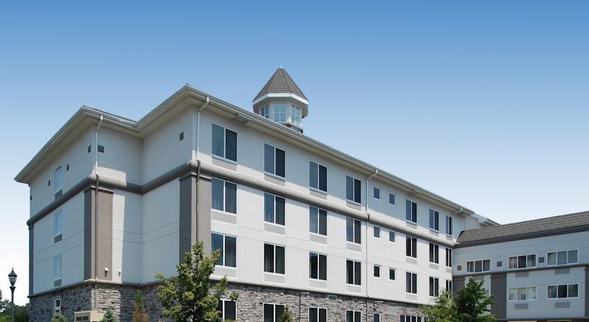 Отель Comfort Inn & Suites