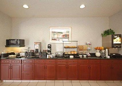 Отель Comfort Inn North