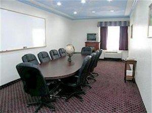 Отель Comfort Inn & Suites