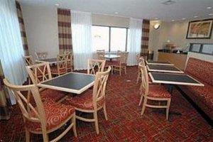Отель Comfort Suites 