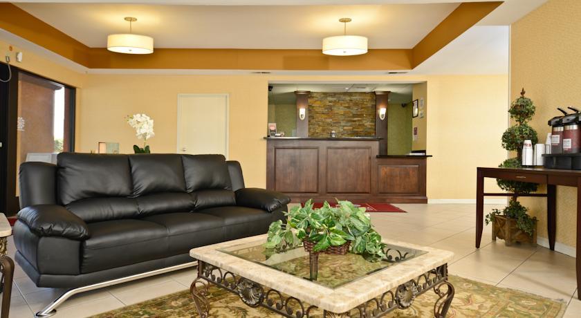 Отель Comfort Suites Tulare