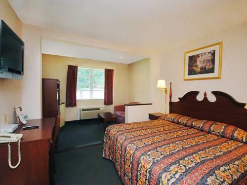 Отель Econo Lodge Inn & Suites Downtown