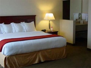 Отель Comfort Suites