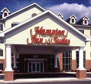 Отель Hampton Inn & Suites Williamsburg Square