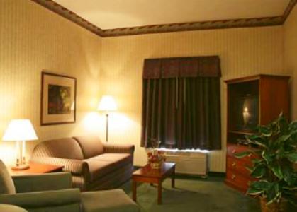 Отель Hampton Inn & Suites Scottsburg
