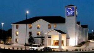 Отель Sleep Inn & Suites Speedway