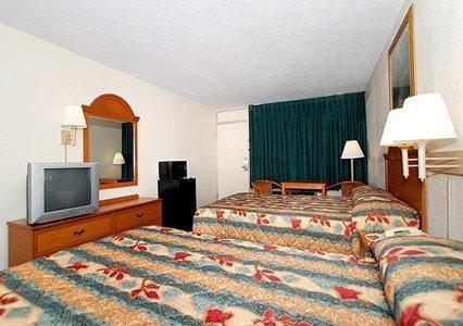 Отель QUALITY INN & SUITES