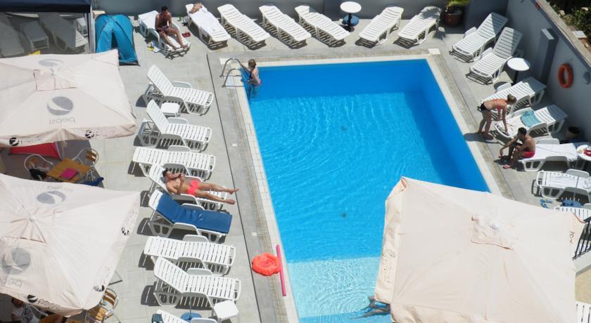 Апартаменты Dean Hamlet Aparthotel