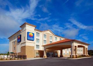 Отель Comfort Inn & Suites