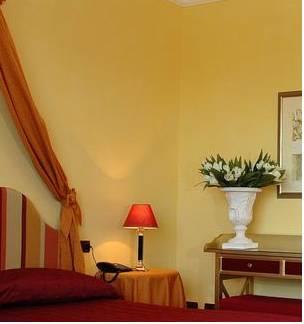 Отель Domizia Palace Hotel
