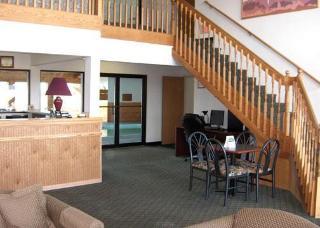 Отель Rodeway Inn & Suites