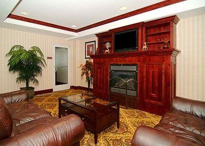 Отель Comfort Inn & Suites Rock Springs