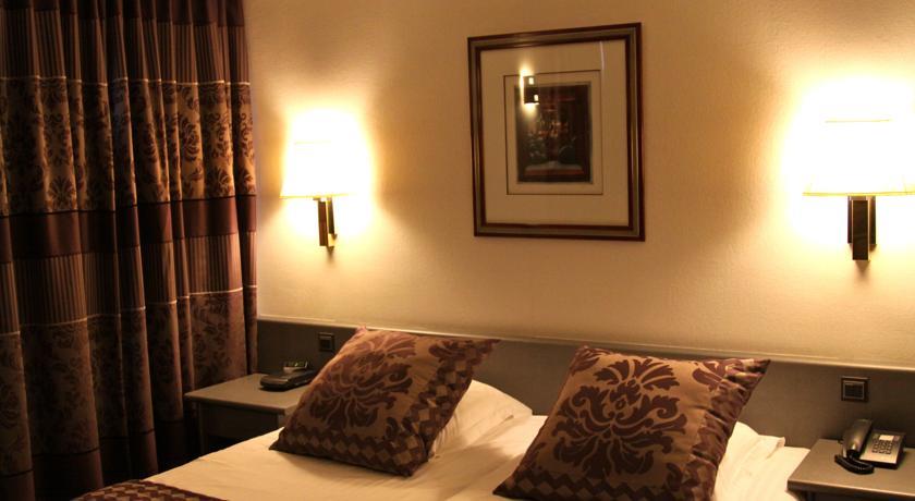 Отель Hotel Iris