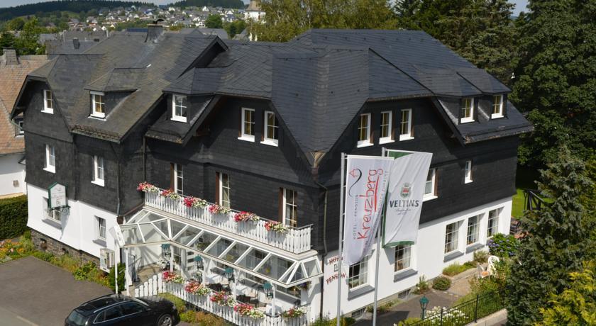 Отель Hotel zum Kreuzberg