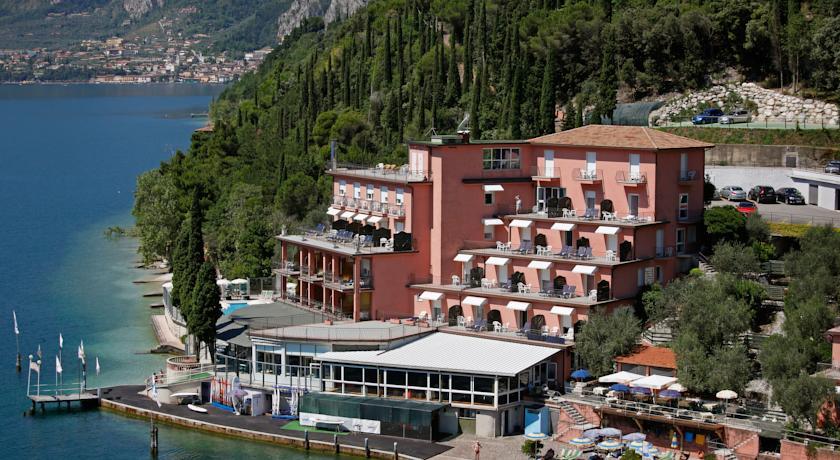 Отель Hotel Capo Reamol