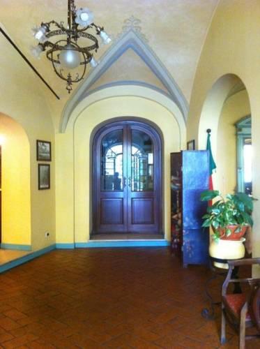 Отель Albergo Della Corona