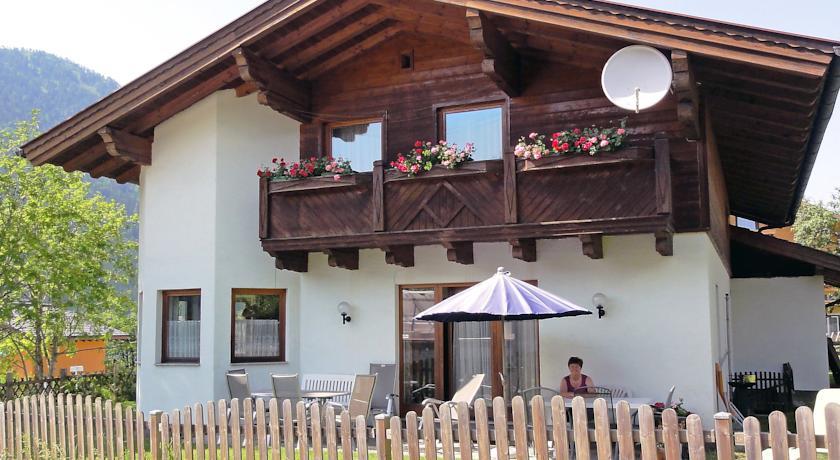 Отель Holiday House Gamsjäger