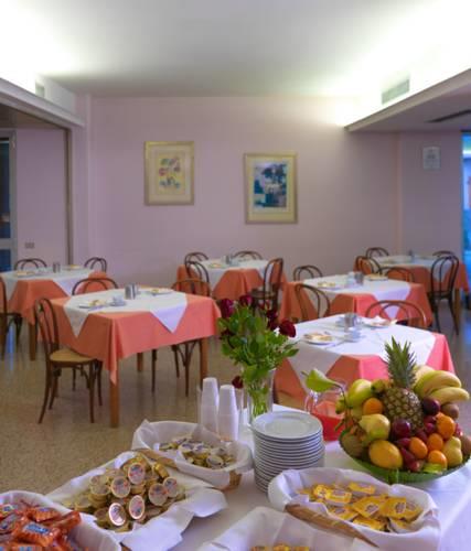 Отель Hotel Le Querce