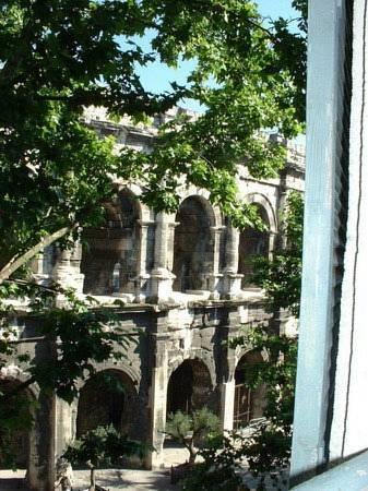 Отель Hôtel Brasserie des Arènes