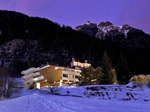 Отель Hotel Ski Club Regina E Fassa